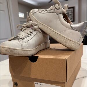 UGG MILO Sneakers Size 7 White